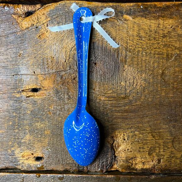 J. Pritchard Signed Vintage Blue Fleck Enamel Hand-Painted Spoon Snowy Lake 1990 - Picture 3 of 3